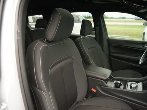 Used 2025 Jeep Grand Cherokee L Laredo w/ Luxury Tech Group I AWD/4WD image 22