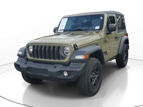 Used 2025 Jeep Wrangler Sport AWD/4WD image 4