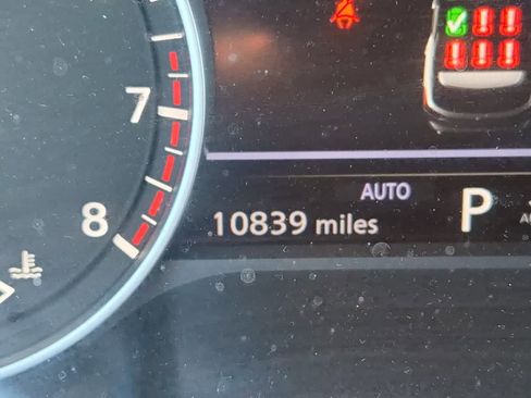 Used 2024 Nissan Pathfinder SV image 19