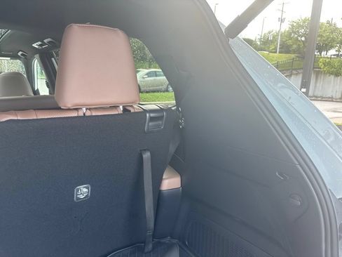 Used 2025 Toyota Grand Highlander AWD Hybrid image 12