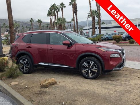 Used 2023 Nissan Rogue SL w/ SL Premium Package image 4