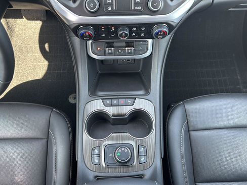 Used 2023 GMC Acadia SLT w/ LPO, Floor Liner Package AWD/4WD image 13