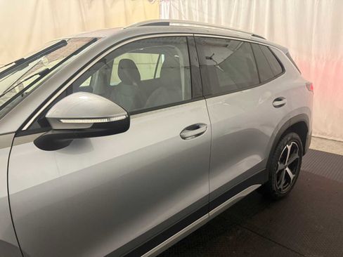 Certified 2025 Volkswagen Tiguan SE w/ Panoramic Sunroof Package image 7