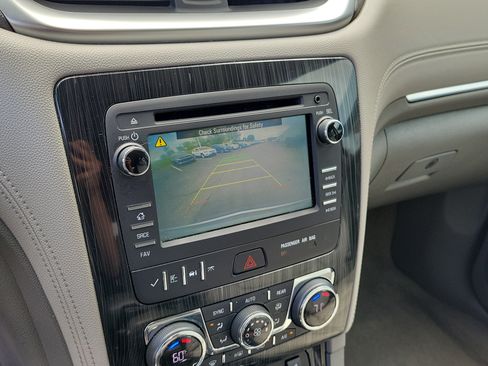Used 2016 Chevrolet Traverse LT AWD/4WD image 26
