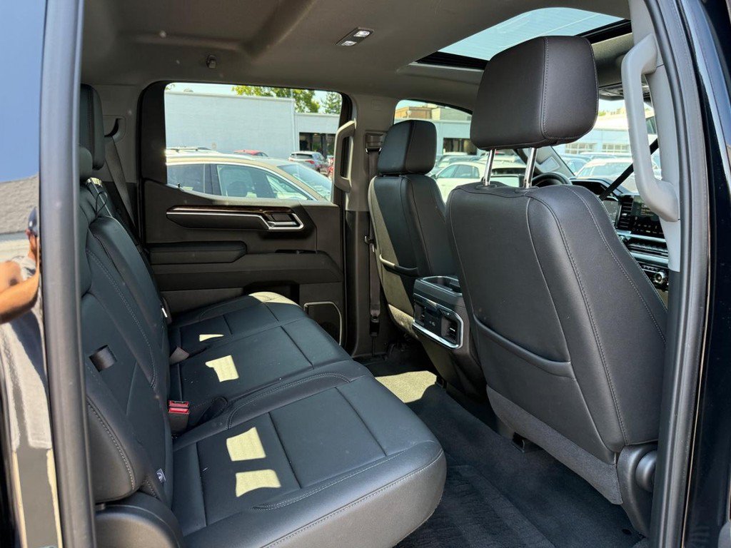 Used 2025 GMC Sierra 1500 Elevation w/ Elevation Premium Package AWD/4WD image 10