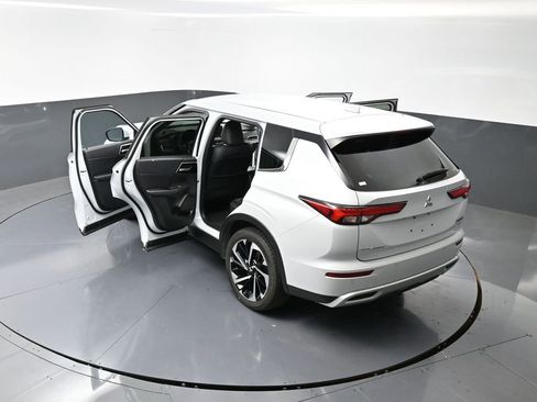 Used 2024 Mitsubishi Outlander SE image 61