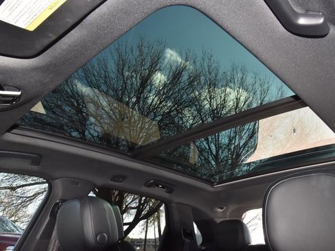 Used 2023 Porsche Cayenne Platinum Edition image 30