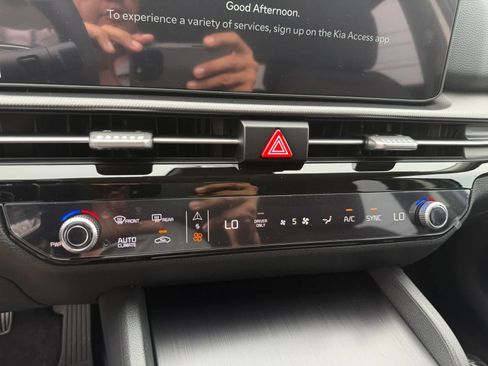 New 2027 Kia Sportage S FWD image 17