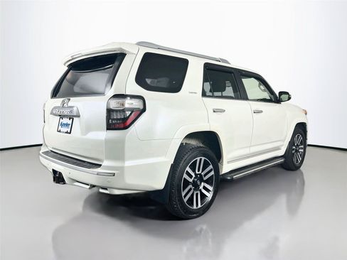 Used 2022 Toyota 4Runner Limited AWD/4WD image 6