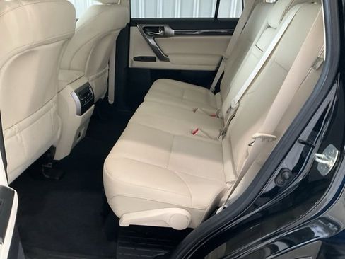 Used 2023 Lexus GX 460 Premium w/ Premium Package image 20