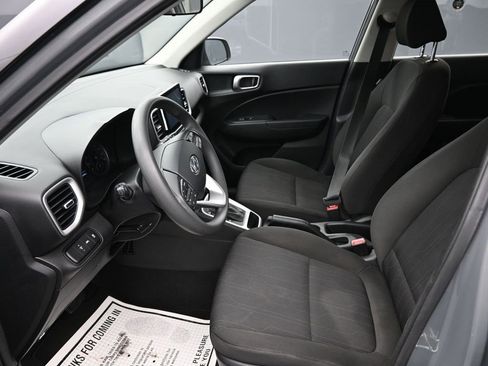 Used 2022 Hyundai Venue SE w/ Cargo Package image 11