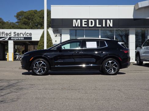 Used 2025 Chevrolet Equinox EV LT image 3