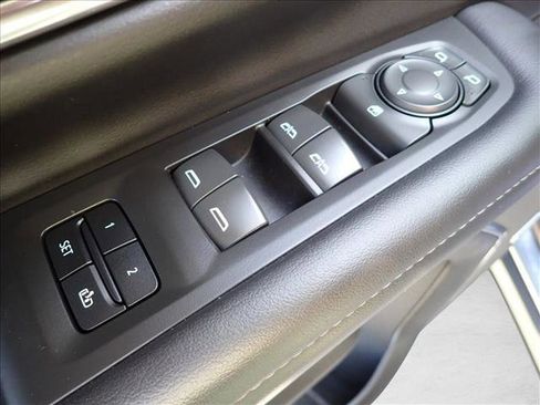 Used 2022 Chevrolet Tahoe Z71 image 14