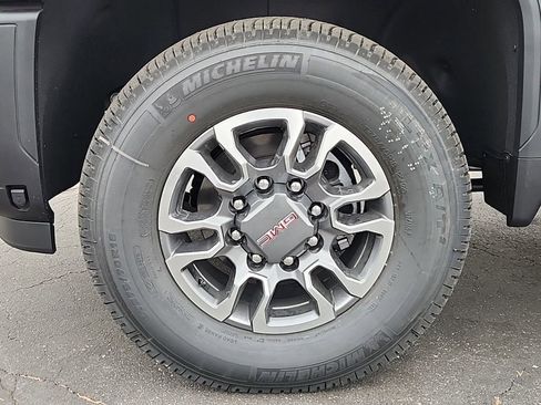 New 2025 GMC Sierra 2500 SLT w/ SLT Premium Package image 7