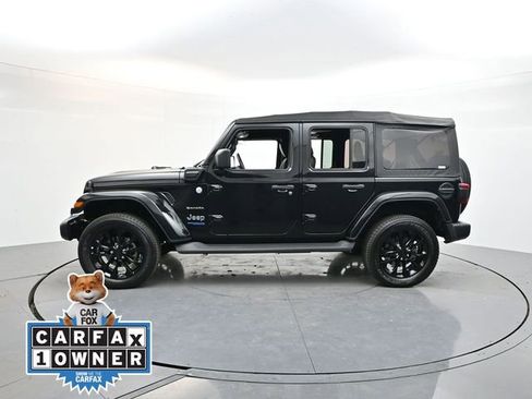 Used 2022 Jeep Wrangler Unlimited Sahara w/ Cold Weather Group image 6