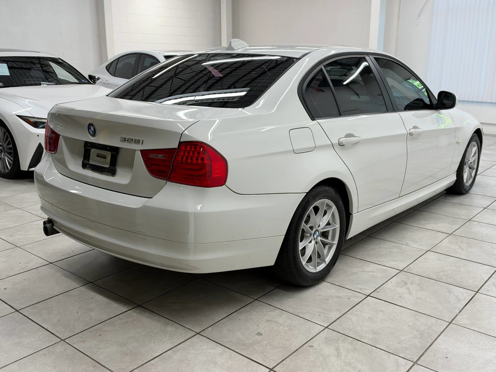Used 2010 BMW 328i Sedan RWD image 9