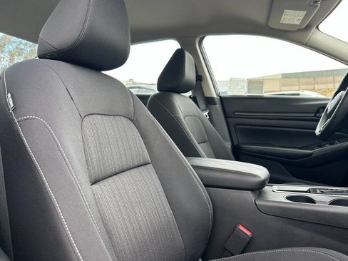 Used 2023 Nissan Altima 2.5 SR FWD image 19