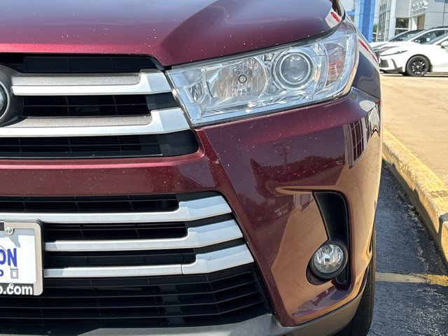 Used 2018 Toyota Highlander XLE AWD/4WD image 3