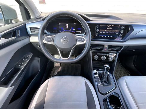 Certified 2023 Volkswagen Taos SE w/ Black Wheel Package image 4