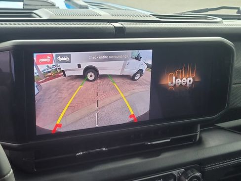 Used 2024 Jeep Wrangler Unlimited Rubicon AWD/4WD image 26