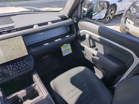 New 2026 Land Rover Defender 110 OCTA image 28