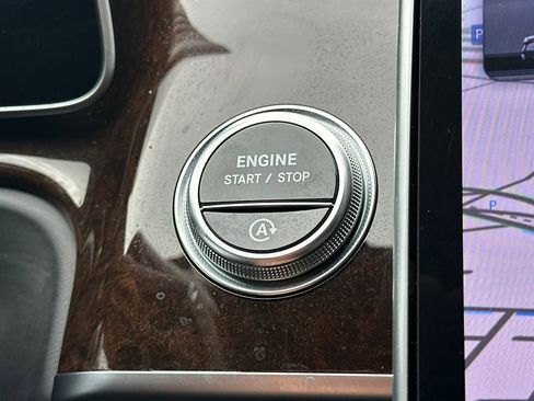 Used 2024 Mercedes-Benz Maybach S 580 4MATIC image 35
