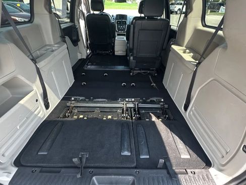 Used 2020 Dodge Grand Caravan SXT FWD image 26