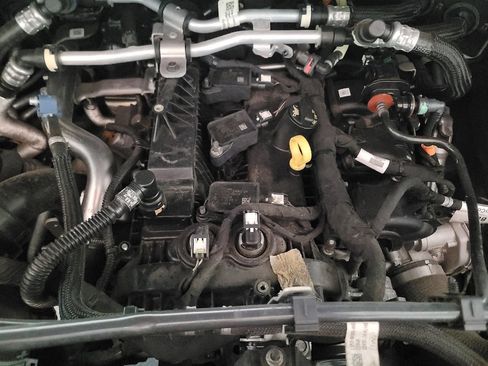 Used 2022 Ford Explorer XLT w/ Equipment Group 202A AWD/4WD image 30