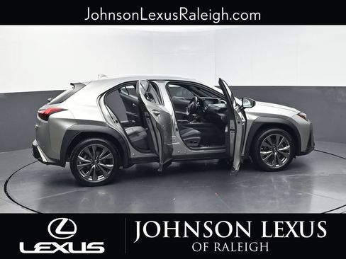 Used 2019 Lexus UX 200 F Sport w/ F Sport Premium Package FWD image 33