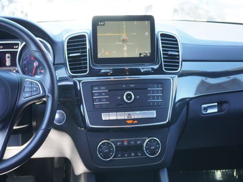 Used 2017 Mercedes-Benz GLS 450 4MATIC image 18