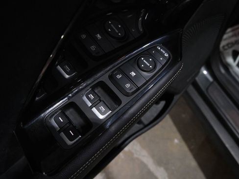 Used 2022 Kia Niro EX w/ Cold Weather Package image 18