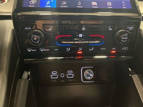 New 2025 Jeep Grand Cherokee L Limited w/ Trailer Tow Package image 14