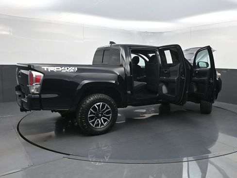 Used 2020 Toyota Tacoma TRD Sport AWD/4WD image 38