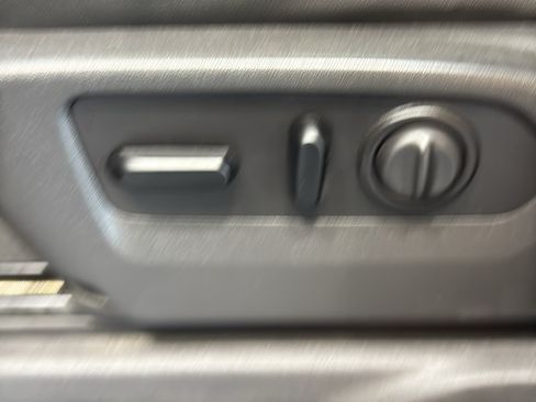 Used 2020 GMC Sierra 1500 AT4 w/ AT4 Premium Package AWD/4WD image 18