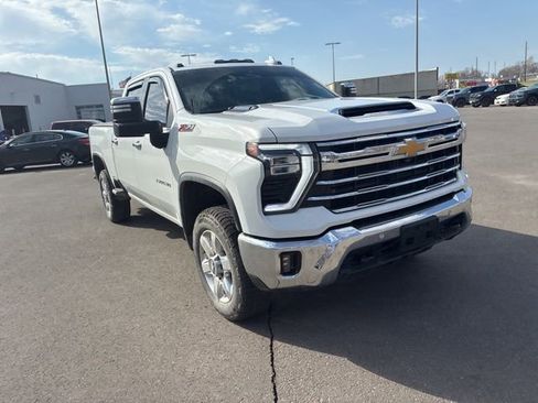 Used 2024 Chevrolet Silverado 3500 LTZ w/ LTZ Premium Package image 5