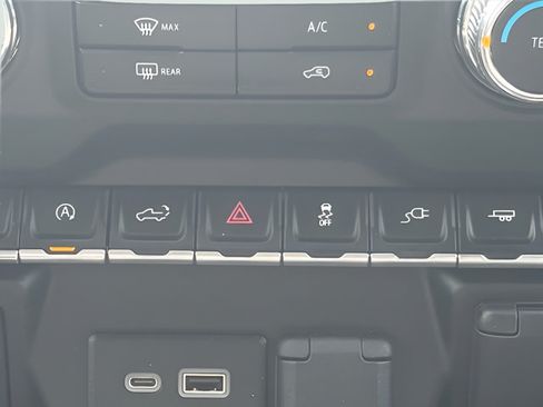 Used 2021 GMC Sierra 1500 2WD Crew Cab w/ Sierra Value Package image 27