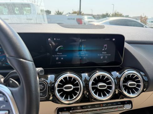 Certified 2021 Mercedes-Benz GLA 250 4MATIC image 12