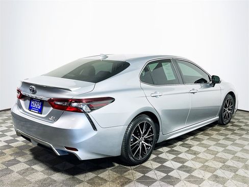 Certified 2022 Toyota Camry SE image 8