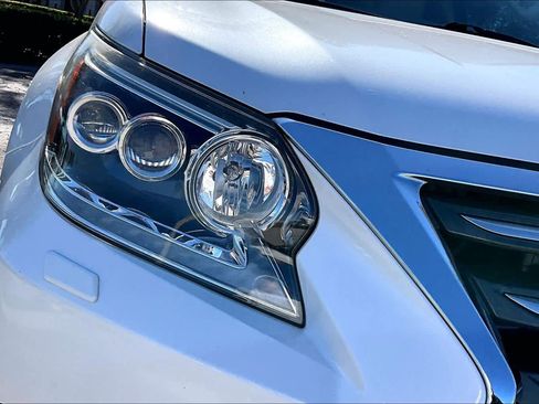 Used 2018 Lexus GX 460 Premium w/ Premium Package image 28