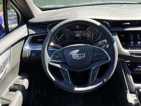 New 2026 Cadillac XT5 Luxury w/ LPO, Premium Carpet Package AWD/4WD image 19