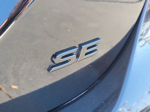 Used 2024 Toyota Camry SE w/ Convenience Package image 8