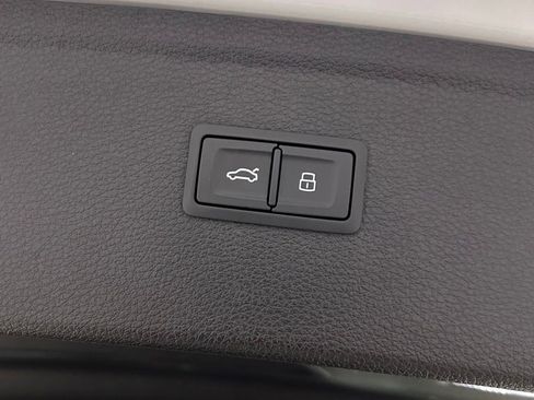 Used 2023 Audi Q5 2.0T Premium w/ Convenience Package AWD/4WD image 31