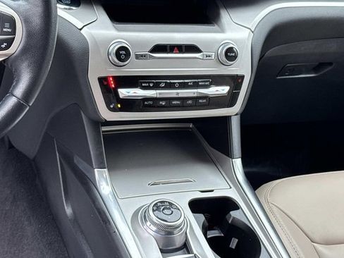 Certified 2022 Ford Explorer XLT w/ Equipment Group 202A image 21