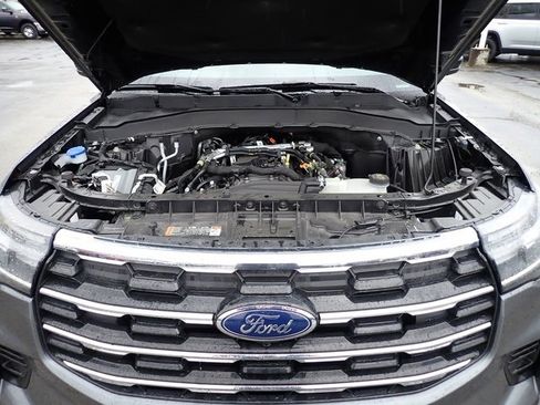 Used 2025 Ford Explorer Active image 13