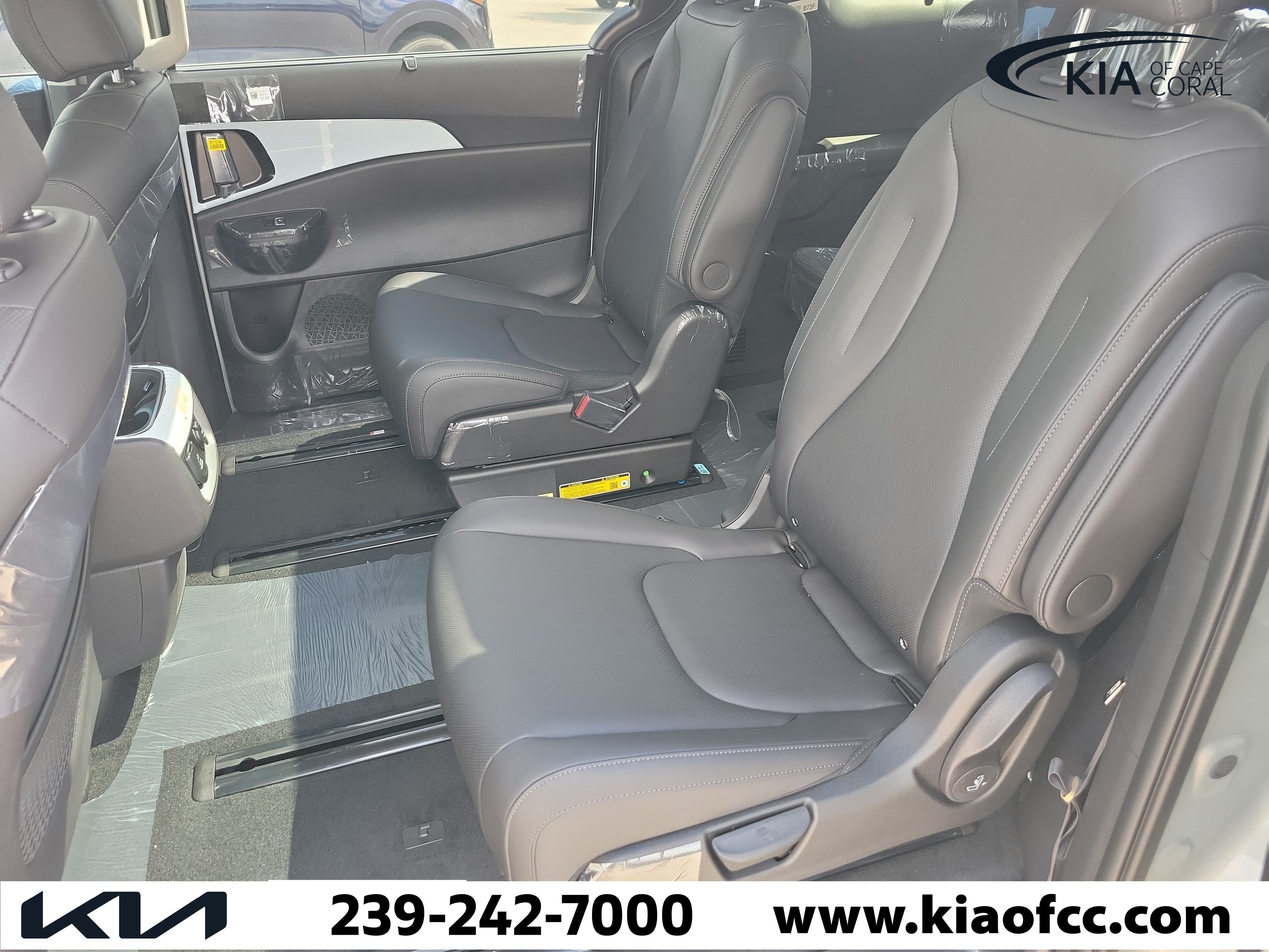 New 2027 Kia Carnival SX FWD image 13
