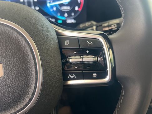 Certified 2024 Kia Carnival SX image 59