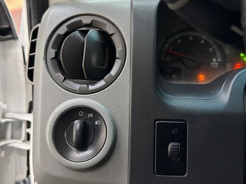 Used 2011 Ford E-350 and Econoline 350 XL w/ PWR Windows & Locks Group image 19