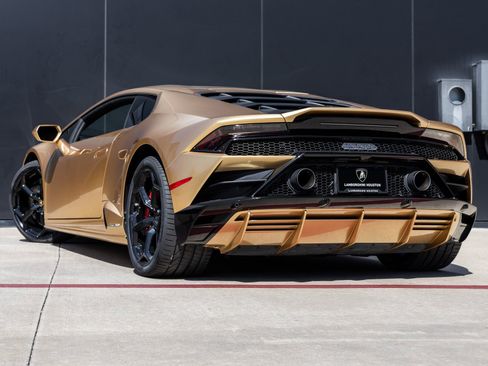 Used 2020 Lamborghini Huracan EVO image 6