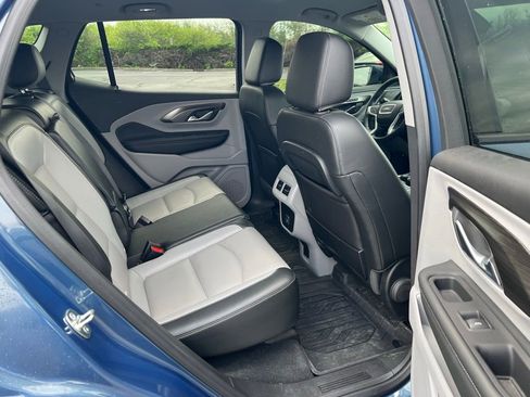 Used 2024 GMC Terrain SLT w/ Infotainment Package II image 11