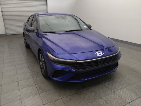 Used 2025 Hyundai Elantra Sport FWD image 14